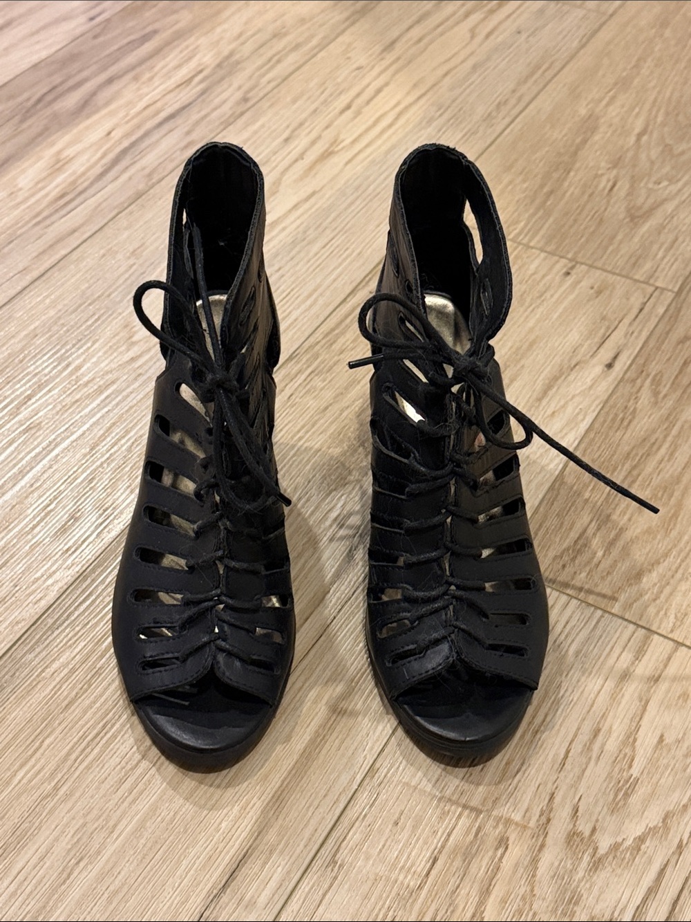 Madden Girl Black Lace-Up Cutout Peep Toe Block Heel Booties | Y2K size 8